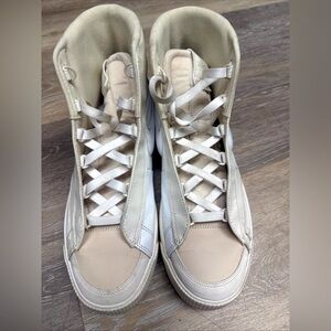 Nike Solid White Size 10.5M High Top Closed Toe Leather Lace Up